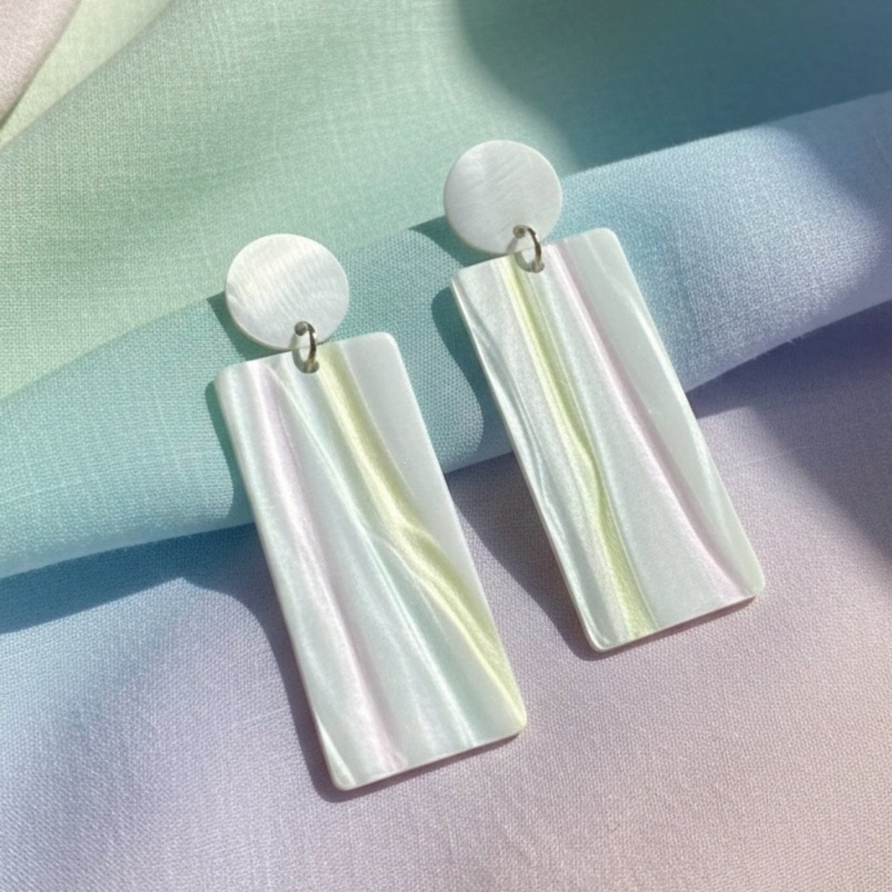 Mother of Pearl Pastel Earrings 🌸